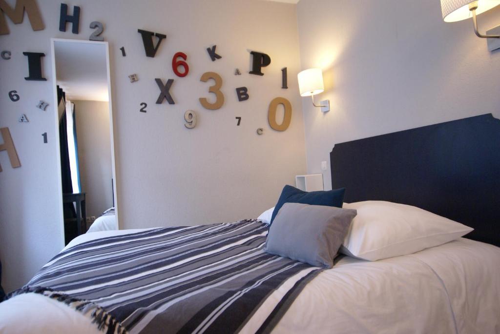 Hotel De La Placette Barcelonnette Room photo